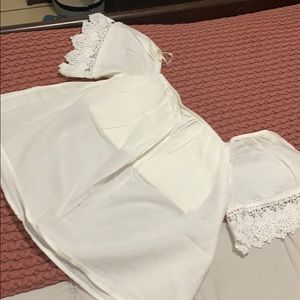 Off the shoulders off white shirt